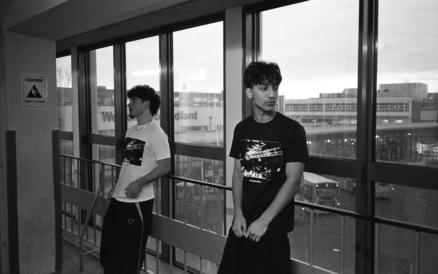 staple tee - black
